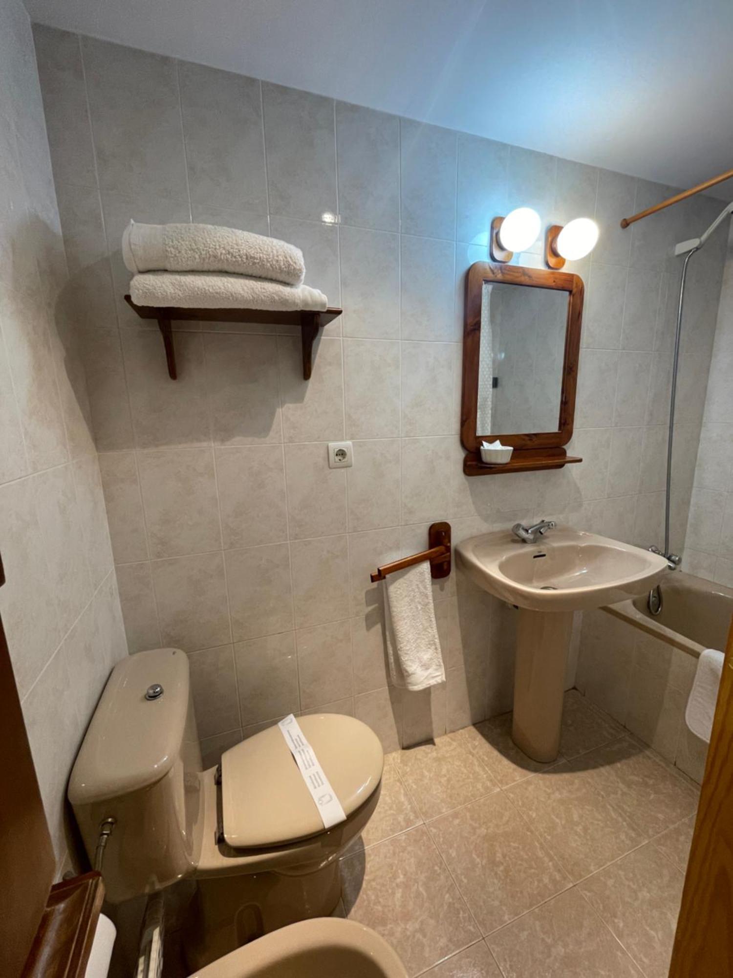Atico En Biescas Con Piscina, Tenis Y Barbacoa Exterior photo