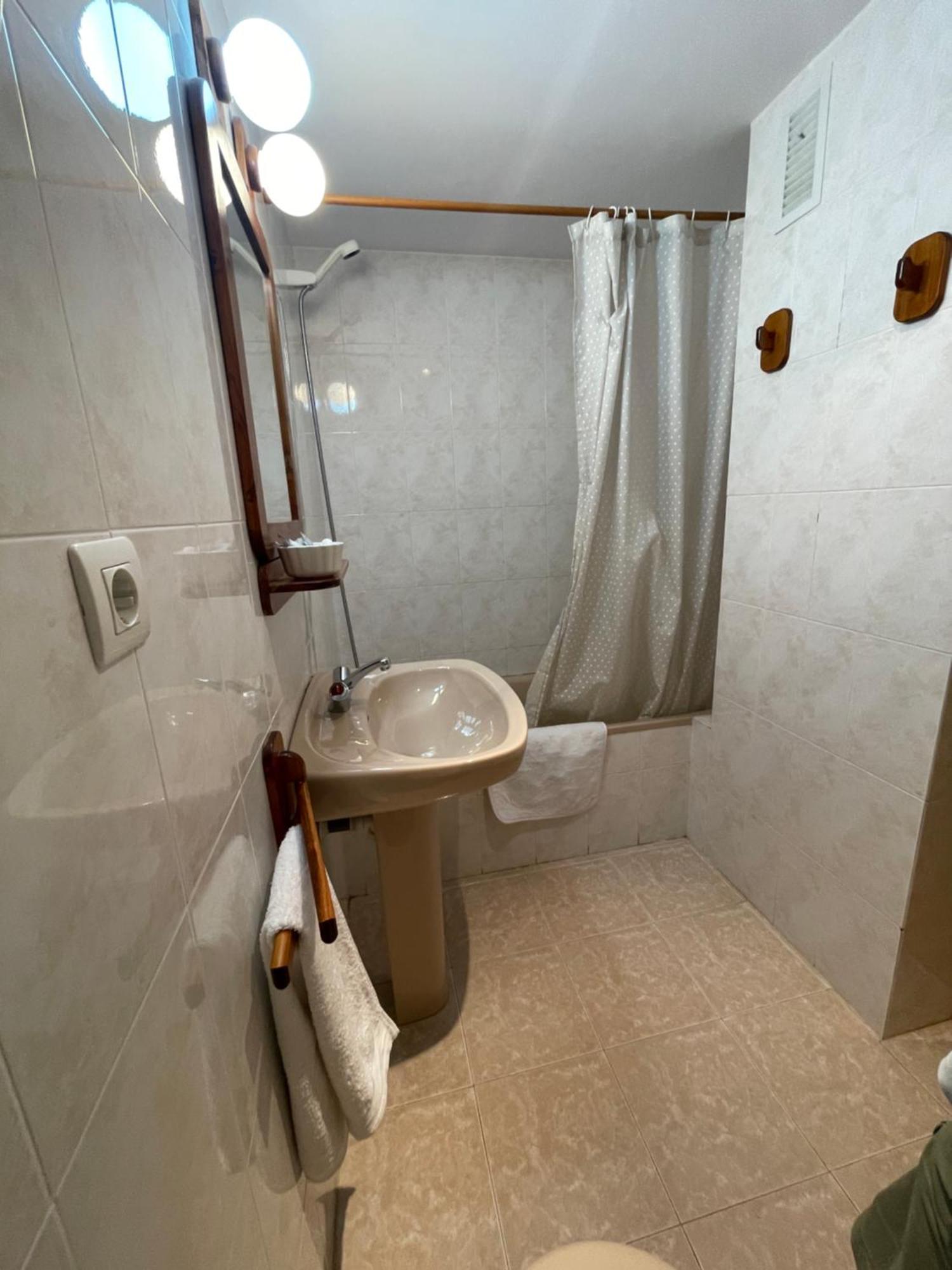 Atico En Biescas Con Piscina, Tenis Y Barbacoa Exterior photo